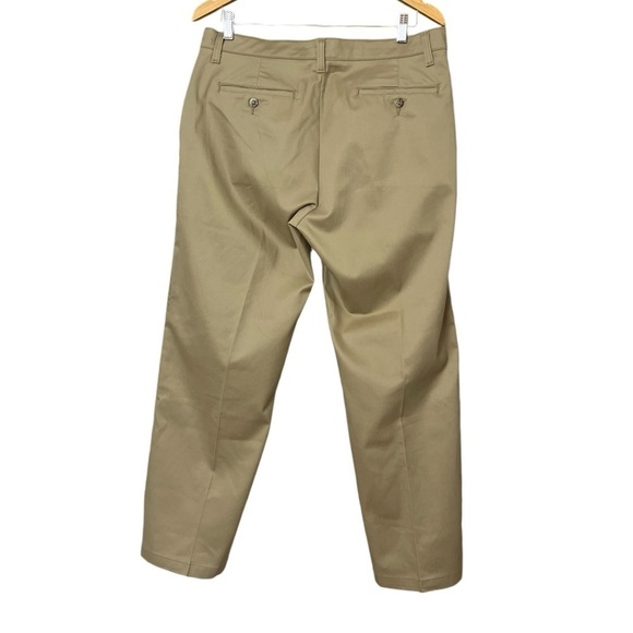 Men’s - Khaki Pants - 33x30 - Lee Relaxed Fit - Picture 4 of 6